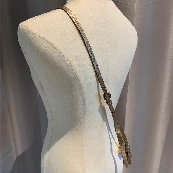 Salvatore Ferragamo Vara Bow Shoulder Bag - Picture 4 of 8